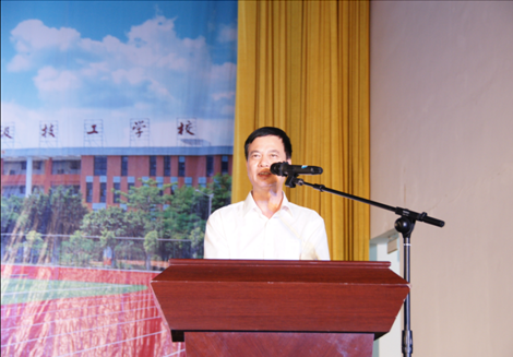（图一）黎海波校长发表演讲