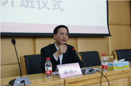 （图二）黎海波校长作动员讲话