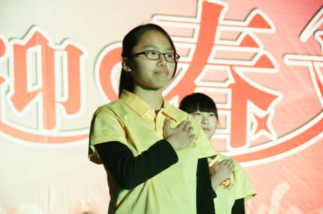 （图四）青年志愿者协会手语节目《志愿者之歌》