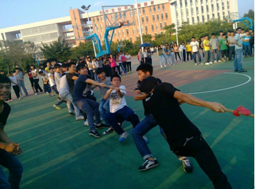 （图二）二等奖：何添胜（13级物流2班 A2栋204） 《爱拼才会赢》