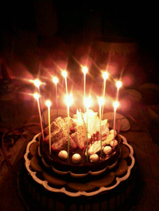 （图六）三等奖：曹美娃（13会计5班 E2栋702） 《梦幻生日》