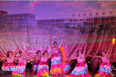 （图五）舞蹈《绽放》