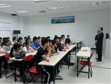 （图二）酒店人力资源部周总监致辞