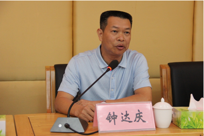 （图三）市民政局副局长钟达庆讲话