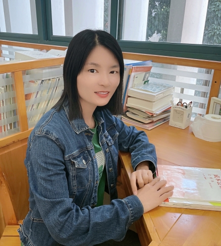 6赖妙銮，本科学历，中共党员，会计专业教研组长，会计讲师，会计师.jpg