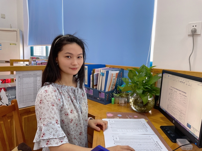 温丹霞，本科学历，会计助理讲师.jpg