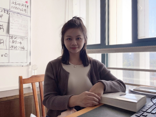 张馨予，本科学历，中共党员，校团委副书记，市场营销助理讲师.jpg