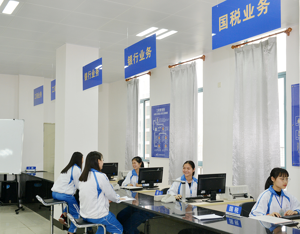 TCL王牌LCD技术车间