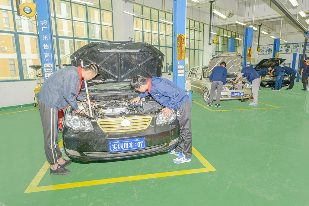 汽车综合实训室