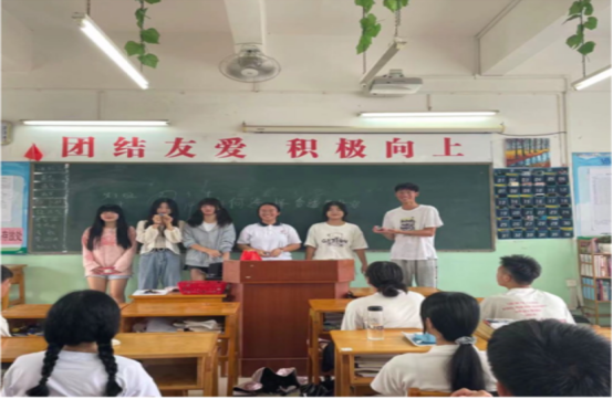 主题班会：美丽妆容，就要适合自己！178.png
