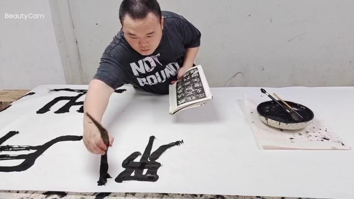 邓维亮.jpg