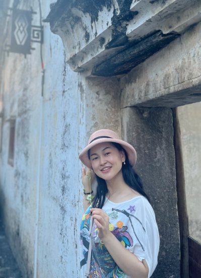 李艳.jpg