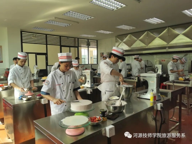 烘焙实训室.jpg